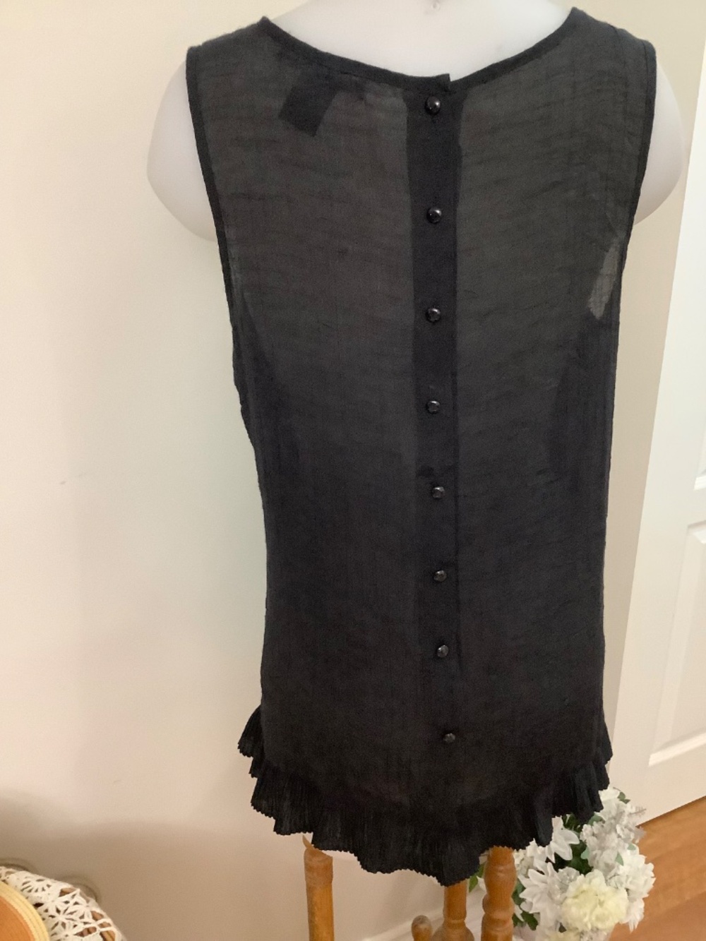 Black Eyelet Top fits M/L 36-38 bust - Picture 3 of 12